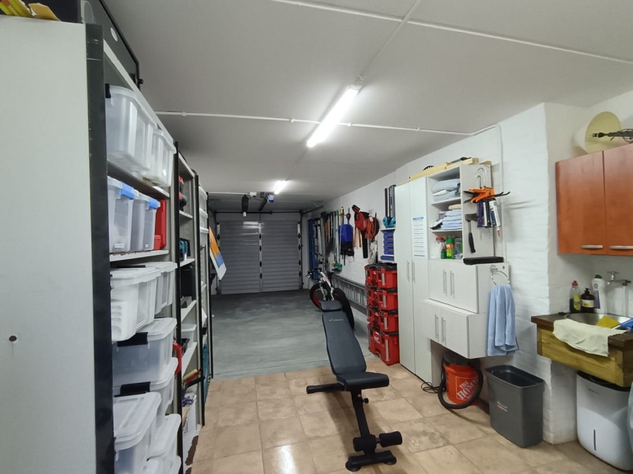 5 Bedroom Property for Sale in Kleinbaai Western Cape